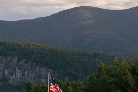 White Mountains scenic view near Peak and Pine Retreat in Bartlett NH